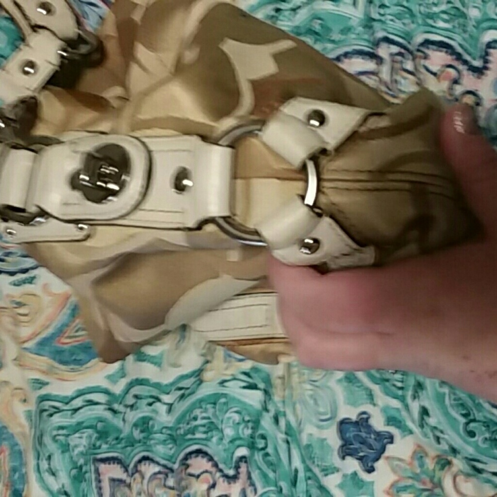 Coach purse - Picture 2 of 4
